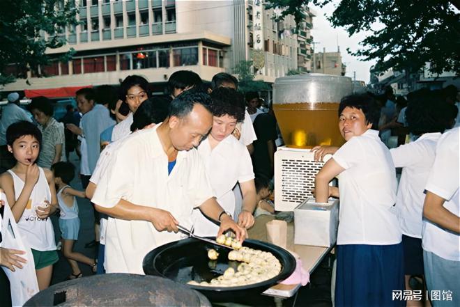 京路惊人景象曝光网友直呼太震撼了k8凯发一触即发80年代老上海南(图31)