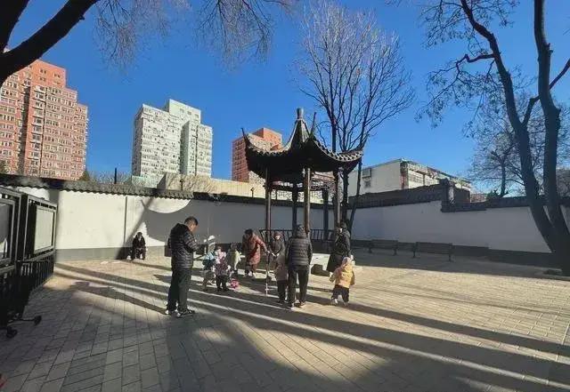 搭乱建居民想提升小区环境的愿望实现了凯发k8国际登录拆除700平方米私(图2)