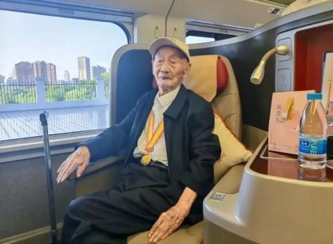 大受震撼的五件大杀器金灿荣：阅兵式上让我(图16)